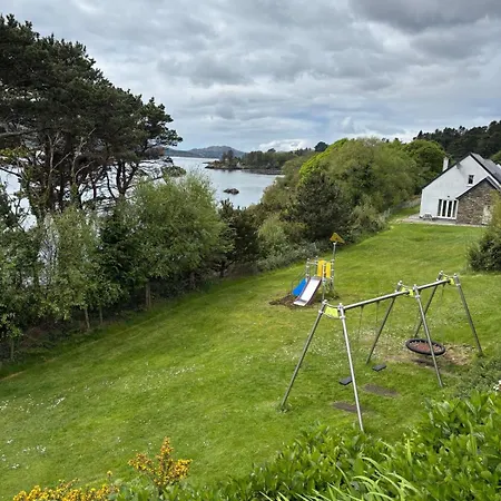 Berehaven Pods Camping Castletownbere